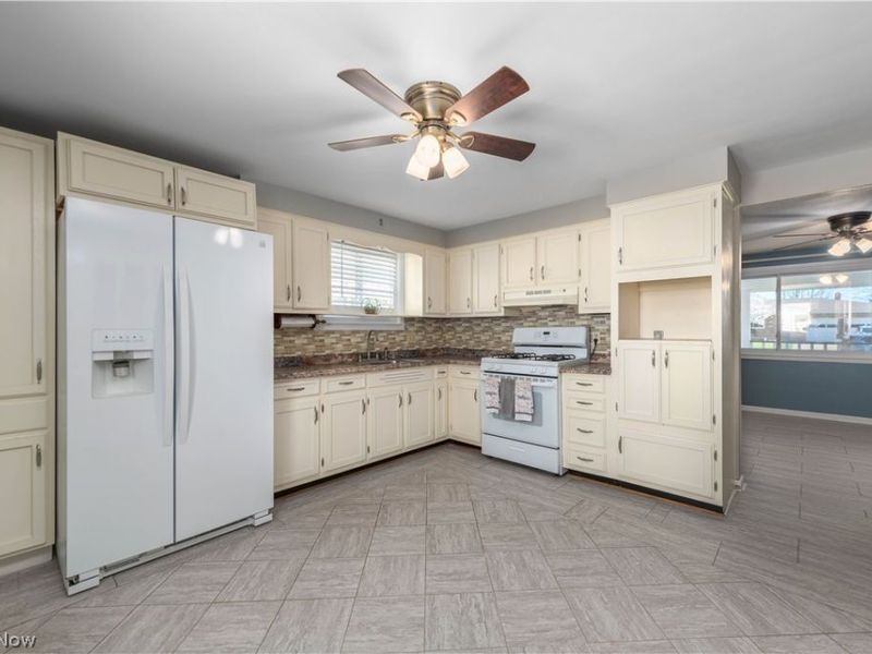 3848 N Hogan Drive, Lorain, OH 44053 Photo 18