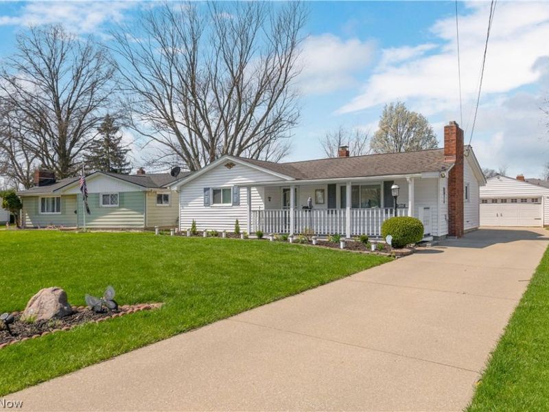 3848 N Hogan Drive, Lorain, OH 44053 Photo 2