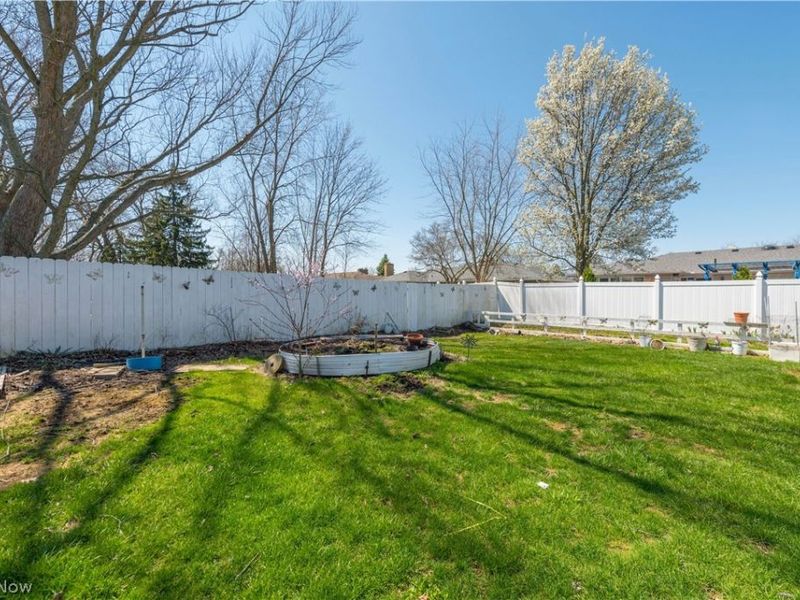 3848 N Hogan Drive, Lorain, OH 44053 Photo 8