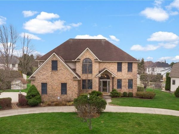 5356 Kingston Court, Sheffield Village, OH 44054