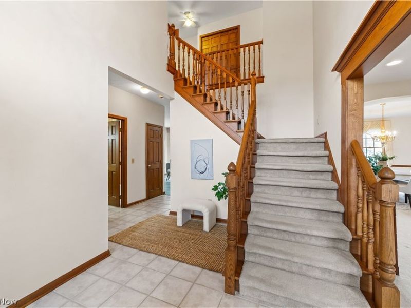 5356 Kingston Court, Sheffield Village, OH 44054 Photo 4