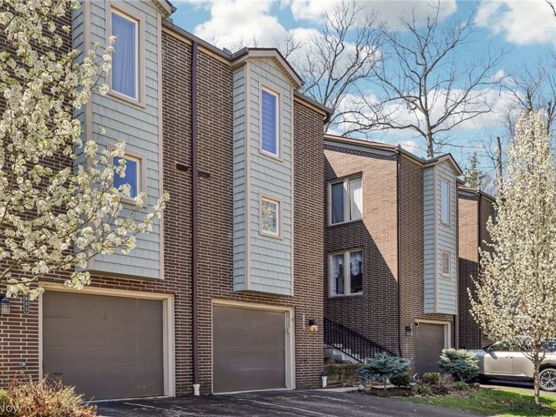 6824 W Fitzwater Road, Brecksville, OH 44141 Photo 1