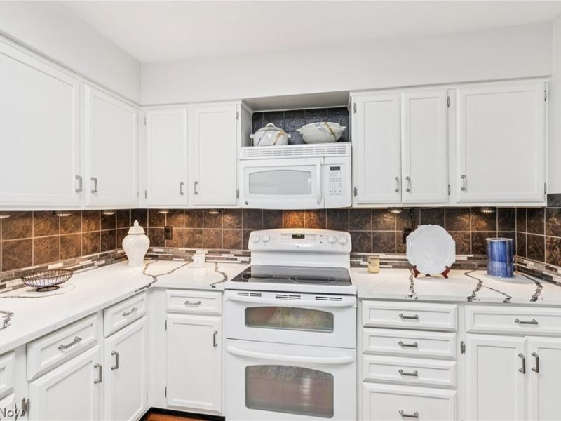 6824 W Fitzwater Road, Brecksville, OH 44141 Photo 5