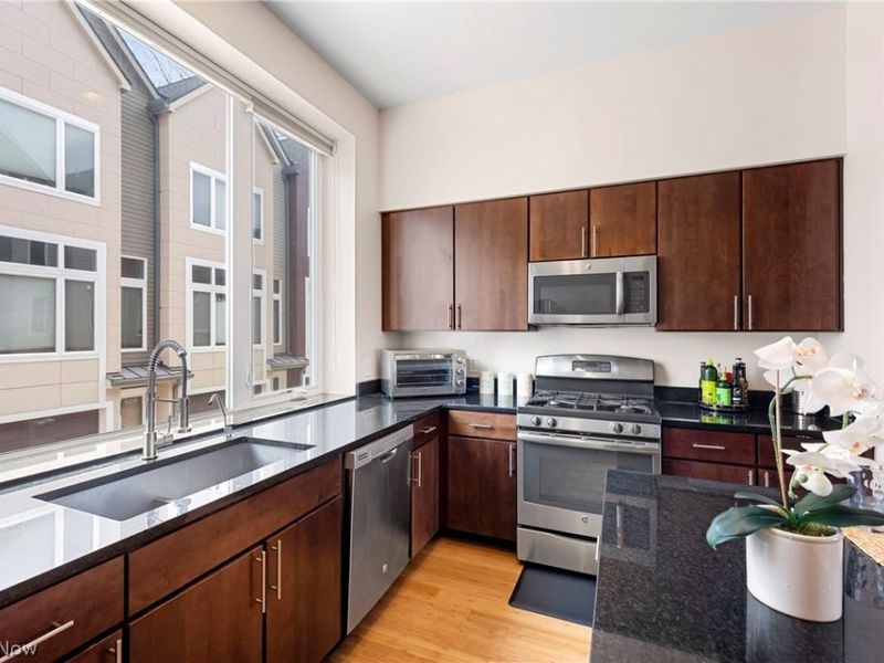 1569 E 118th Street, Cleveland, OH 44106 Photo 20