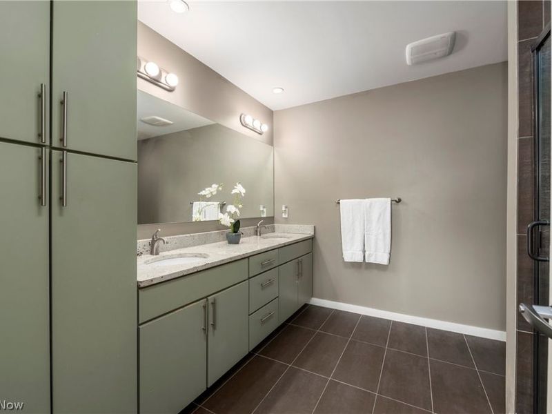 1569 E 118th Street, Cleveland, OH 44106 Photo 29