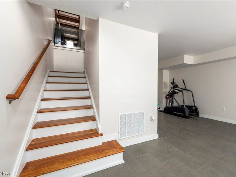 1569 E 118th Street, Cleveland, OH 44106 Photo 8