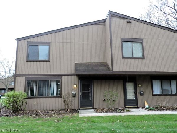 26740 Lake of the Falls Boulevard, Olmsted Falls, OH 44138