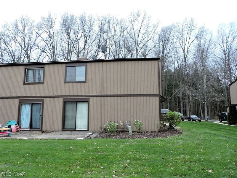 26740 Lake of the Falls Boulevard, Olmsted Falls, OH 44138 Photo 12