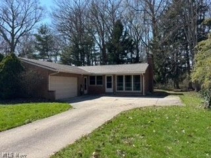 3866 Eleanor Drive, North Olmsted, OH 44070 Photo 2