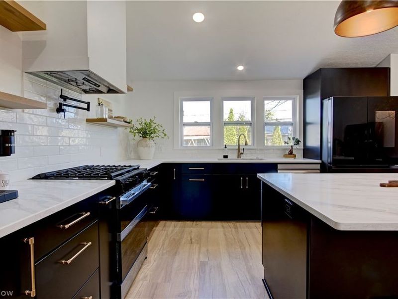 26678 Waterbury Circle, North Olmsted, OH 44070 Photo 10