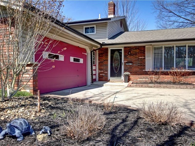 26678 Waterbury Circle, North Olmsted, OH 44070 Photo 2