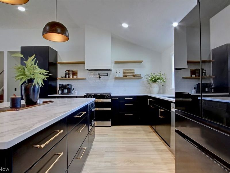 26678 Waterbury Circle, North Olmsted, OH 44070 Photo 7