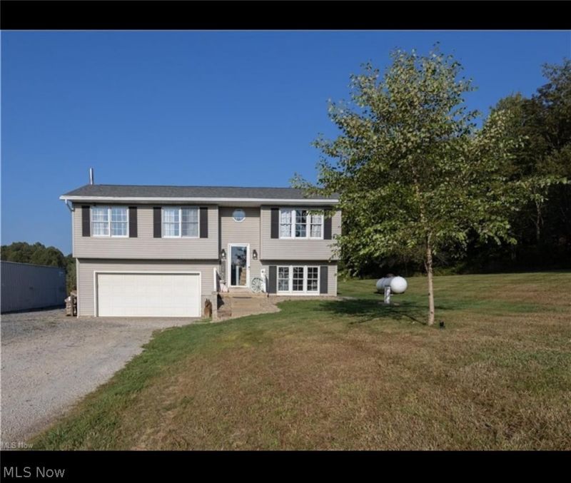 7739 Briggle Avenue SW, East Sparta, OH 44626