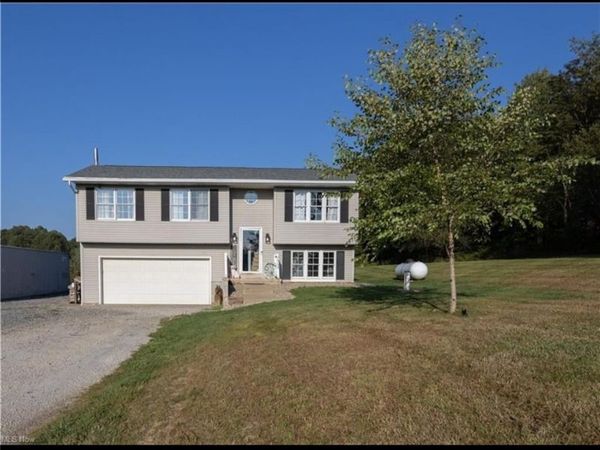 7739 Briggle Avenue SW, East Sparta, OH 44626