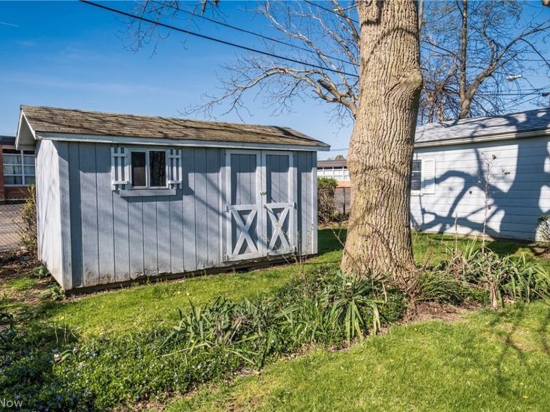 2735 19th Street NE, Canton, OH 44705 Photo 3