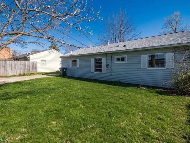 2735 19th Street NE, Canton, OH 44705 Photo 4