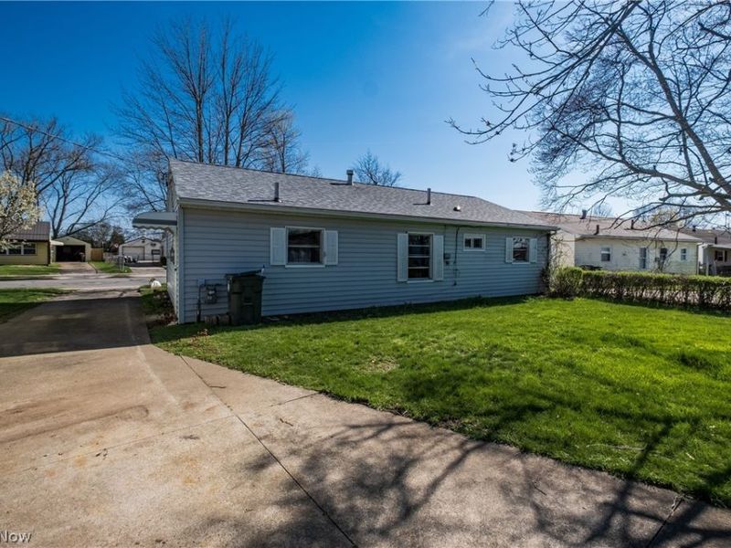 2735 19th Street NE, Canton, OH 44705 Photo 5