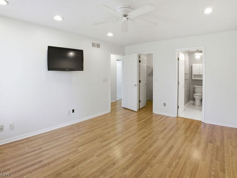 8163 Stoney Brook Drive, Chagrin Falls, OH 44023 Photo 11