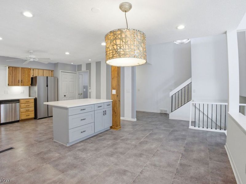 8163 Stoney Brook Drive, Chagrin Falls, OH 44023 Photo 2