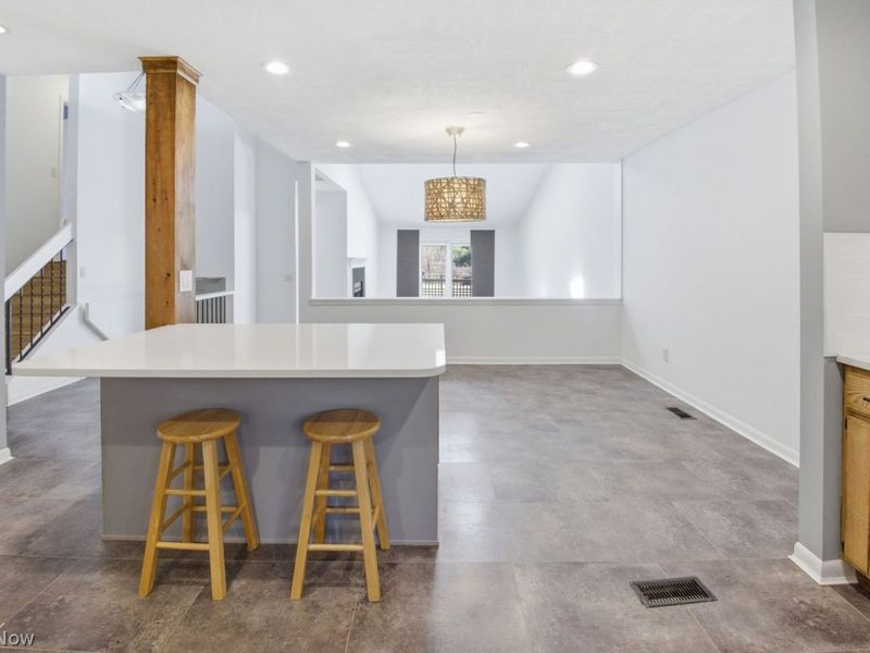 8163 Stoney Brook Drive, Chagrin Falls, OH 44023 Photo 3