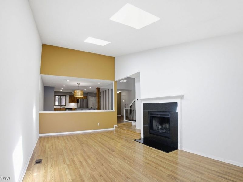 8163 Stoney Brook Drive, Chagrin Falls, OH 44023 Photo 6