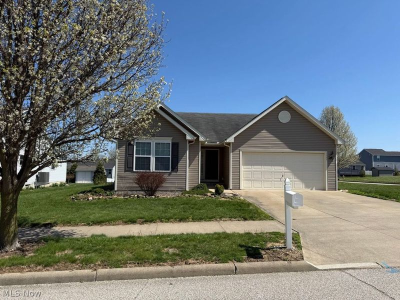 5245 Monroe Square E, Barberton, OH 44203 Photo 1