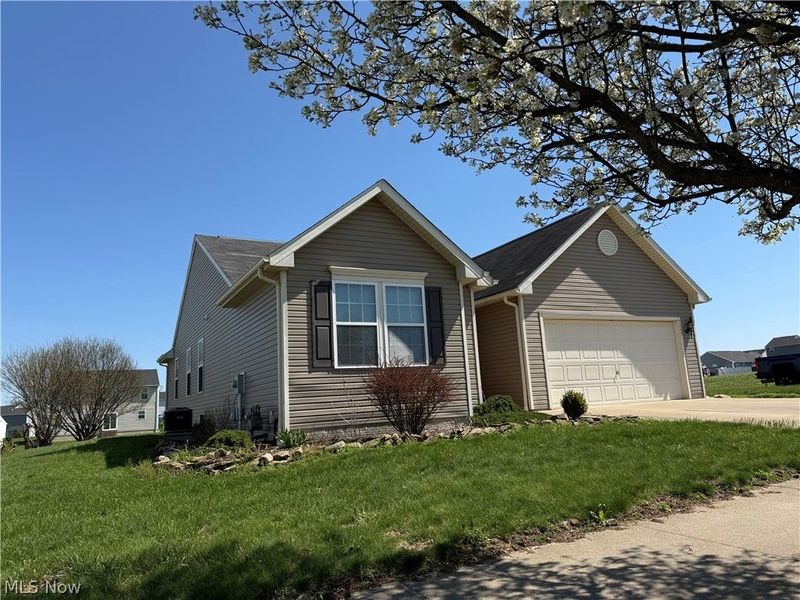 5245 Monroe Square E, Barberton, OH 44203 Photo 2