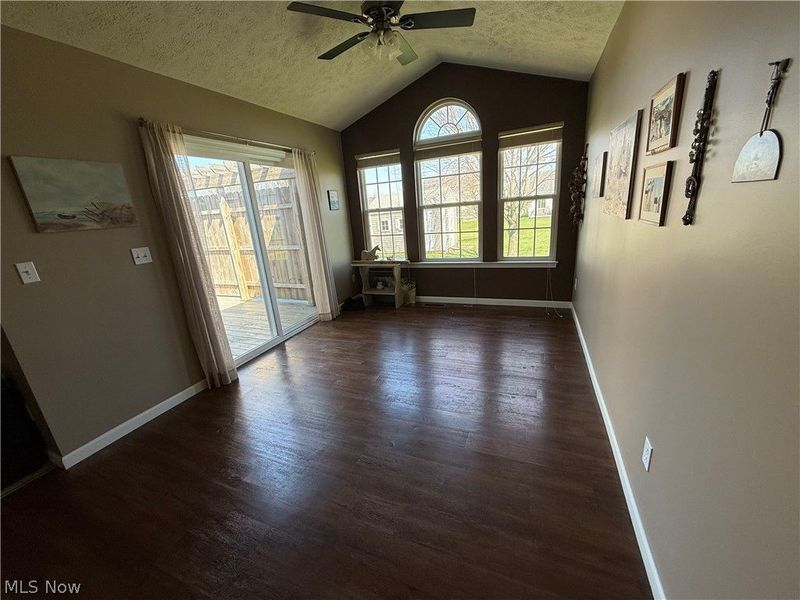 5245 Monroe Square E, Barberton, OH 44203 Photo 6