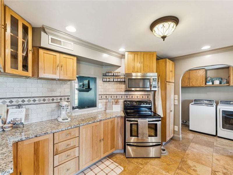 10636 Clapsaddle Avenue NE, Alliance, OH 44601 Photo 10