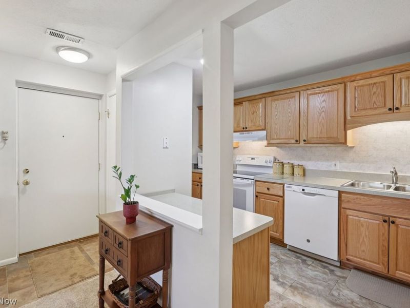 33803 Electric Boulevard, Unit G10, Avon Lake, OH 44012 Photo 11