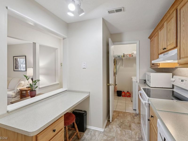 33803 Electric Boulevard, Unit G10, Avon Lake, OH 44012 Photo 12