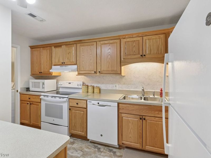 33803 Electric Boulevard, Unit G10, Avon Lake, OH 44012 Photo 13