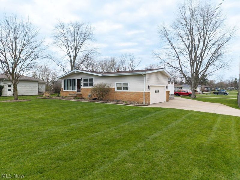 654 Hudak Drive , Brunswick, OH 44212 Photo 2