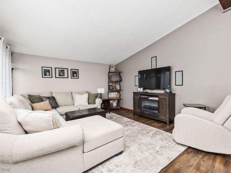 654 Hudak Drive , Brunswick, OH 44212 Photo 4