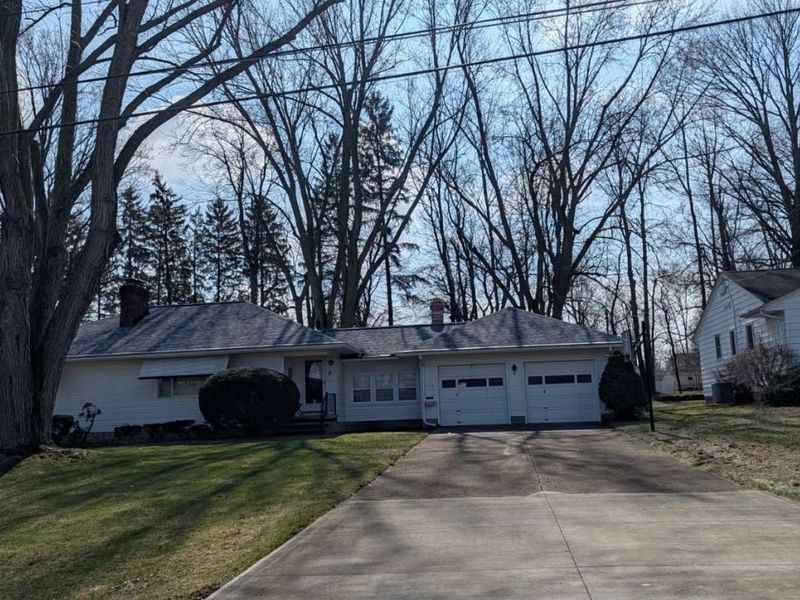 1150 Woodside Drive, Amherst, OH 44001 Photo 1