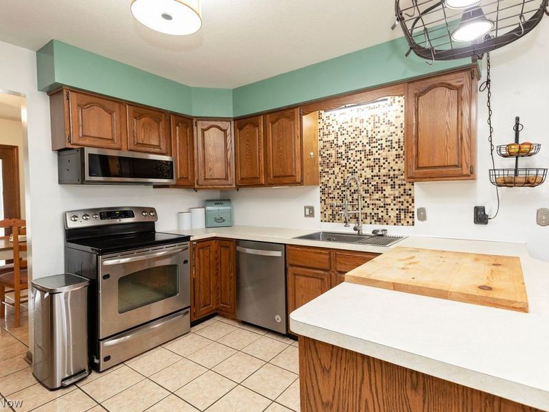 5710 Whispering Pines Place, Lorain, OH 44053 Photo 15