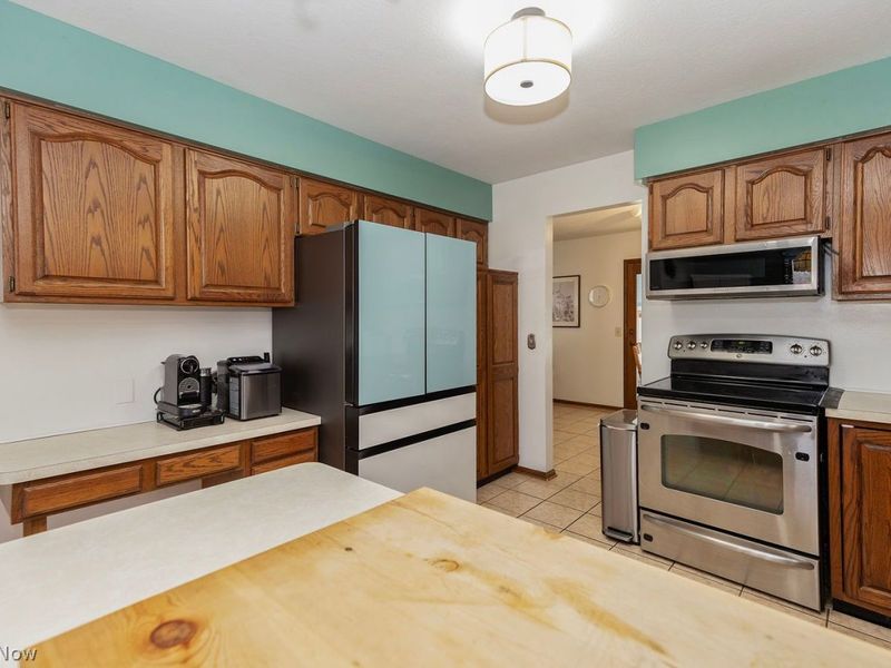 5710 Whispering Pines Place, Lorain, OH 44053 Photo 16