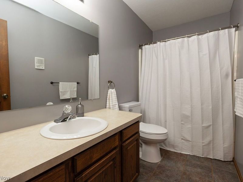 5710 Whispering Pines Place, Lorain, OH 44053 Photo 37