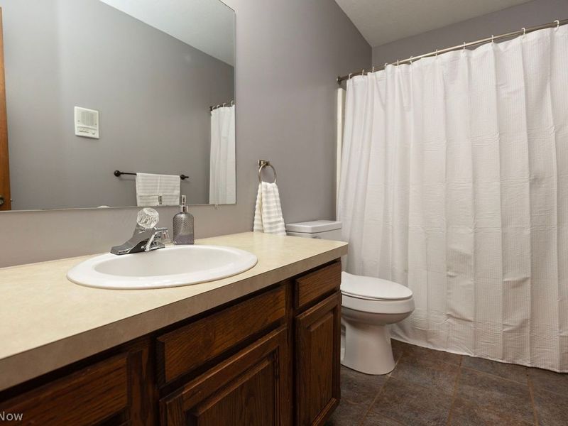 5710 Whispering Pines Place, Lorain, OH 44053 Photo 38