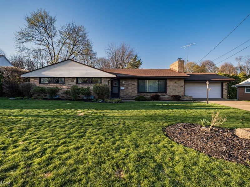 631 35th Street NW, Canton, OH 44709 Photo 2