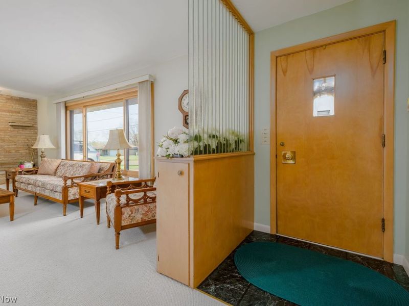 631 35th Street NW, Canton, OH 44709 Photo 4