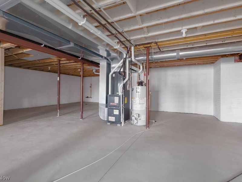 5885 Hawks Nest Circle NW, Canton, OH 44708 Photo 30