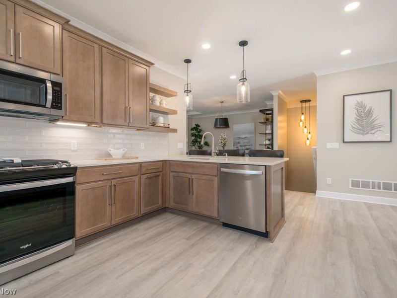 5885 Hawks Nest Circle NW, Canton, OH 44708 Photo 7