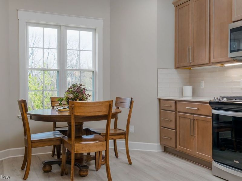 5885 Hawks Nest Circle NW, Canton, OH 44708 Photo 9