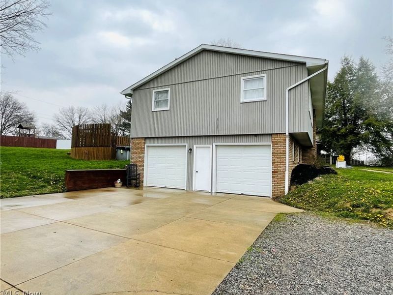 1233 Meese Road, Louisville, OH 44641 Photo 2