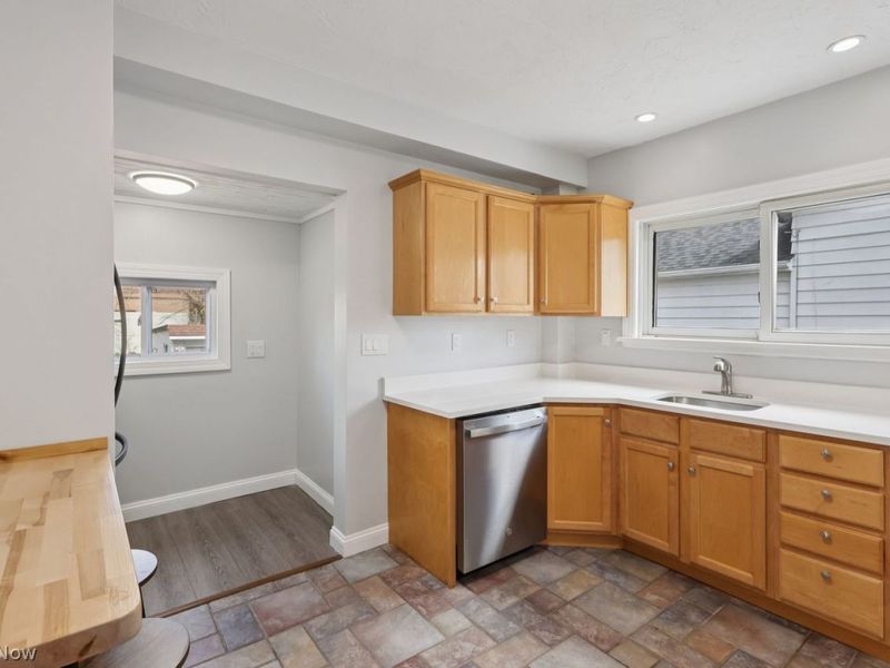 5115 Oakmont Drive, Lyndhurst, OH 44124 Photo 12