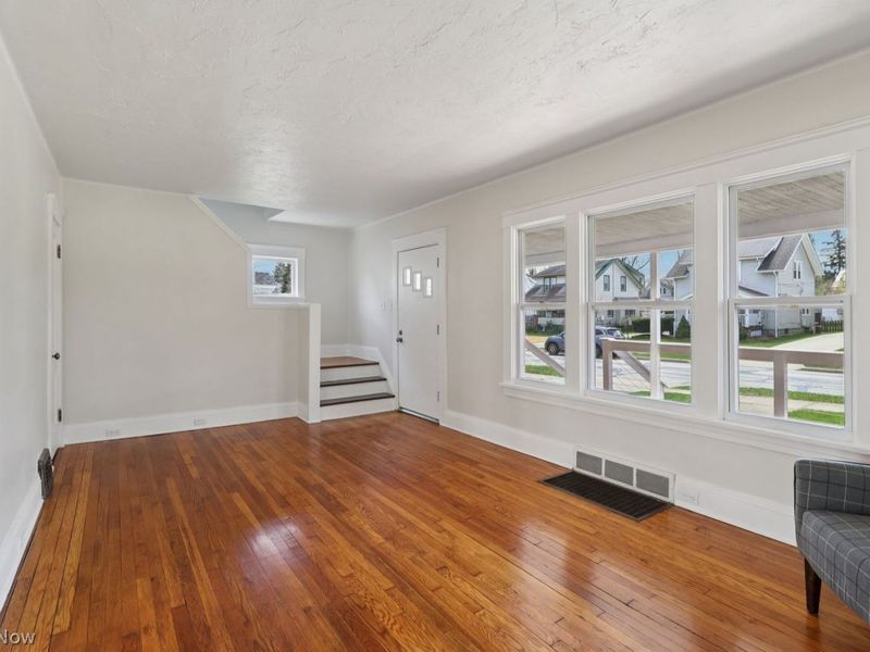 5115 Oakmont Drive, Lyndhurst, OH 44124 Photo 7