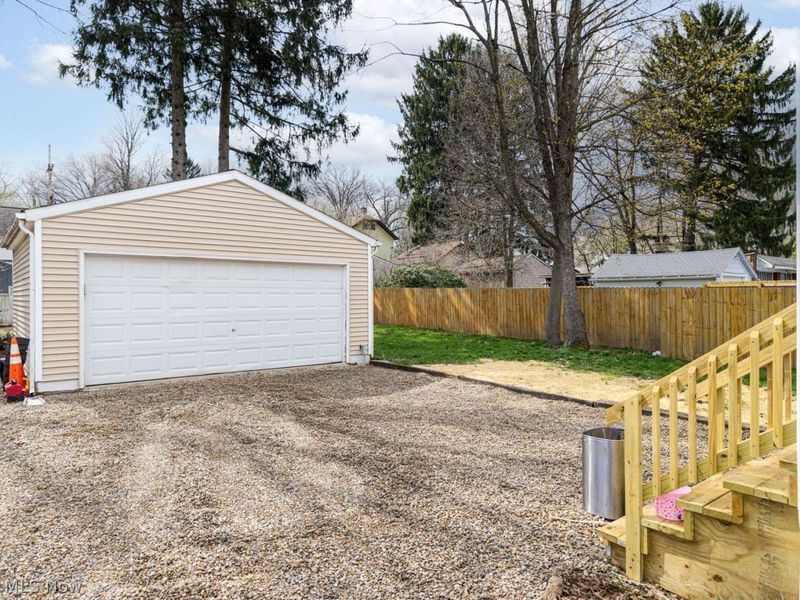 2552 Maplewood Street , Cuyahoga Falls, OH 44221 Photo 3