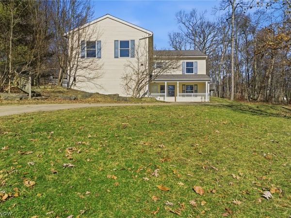419 Mcneil Drive , Sagamore Hills, OH 44067