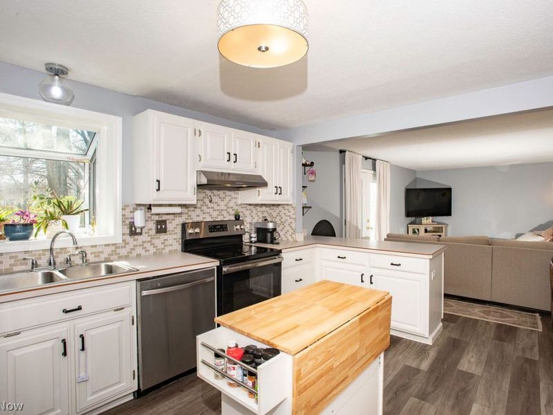 22295 Jonathan Drive , Strongsville, OH 44149 Photo 10